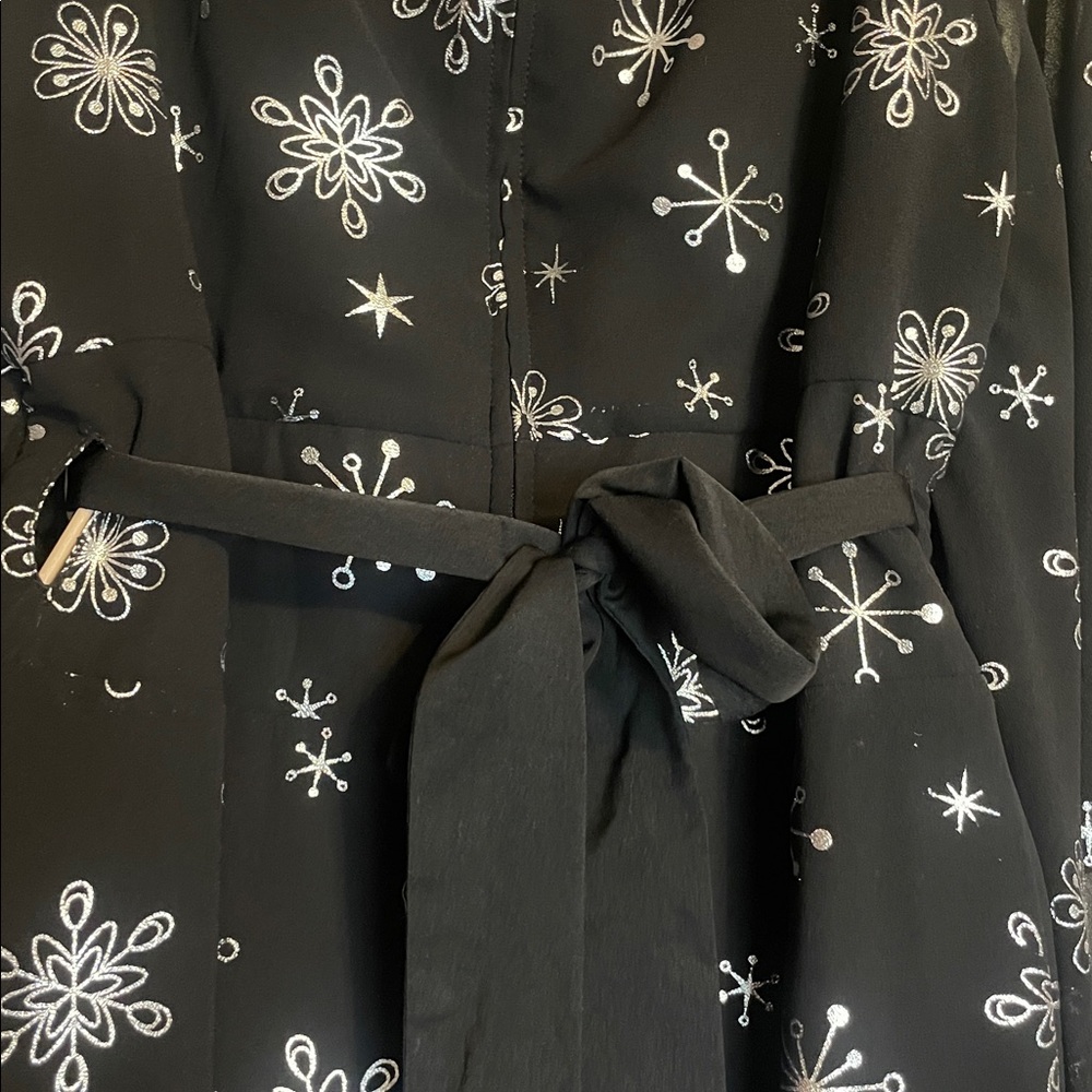 Smak Parlour Black and Silver Snowflake Social Climber Caftan Dress Sz XL - Picture 6 of 9